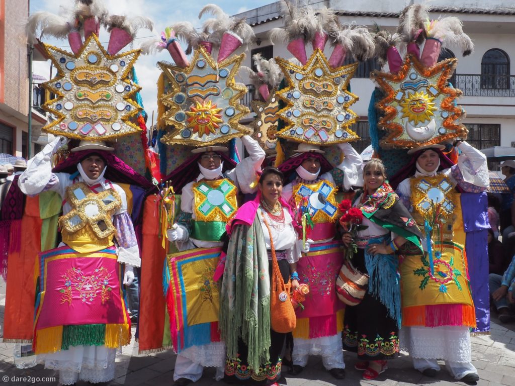 Reisen erweitern den eigenen Horizont und ermöglichen viel Unvergessliches - zum Beispiel am Corpus Christi Festival in Pujili, Ecuador